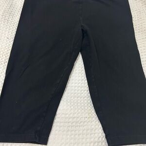 Simply Vera Vera Wang Black Athletic Shorts Stretchy Knee-Length